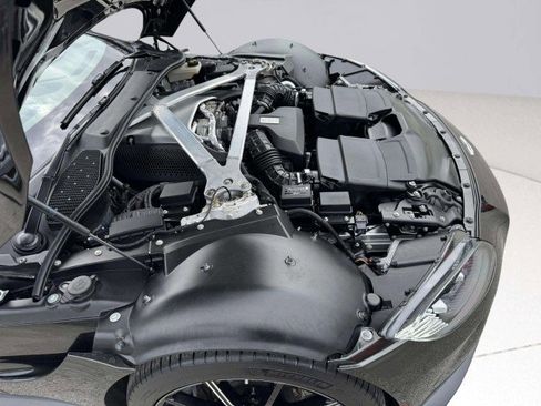 Used 2022 Aston Martin V8 Vantage Roadster RWD image 51