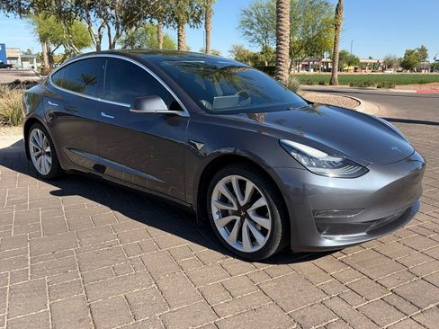 Used 2020 Tesla Model 3 Standard Range RWD image 1