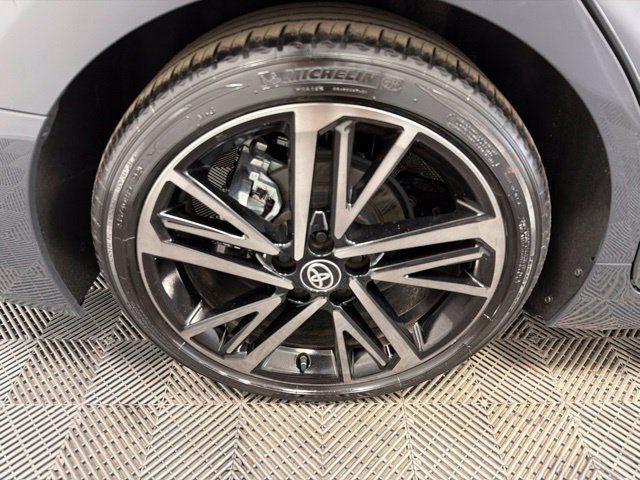 Used 2025 Toyota Camry XSE AWD/4WD image 8