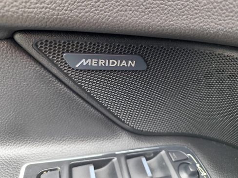 Used 2016 Jaguar XF Prestige image 32