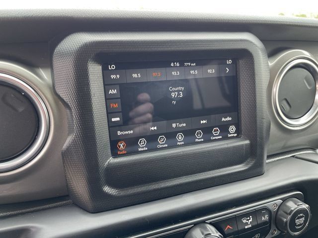 Used 2019 Jeep Wrangler Unlimited Sahara AWD/4WD image 19