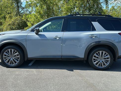 Certified 2024 Nissan Pathfinder SL w/ SL Premium Package image 30