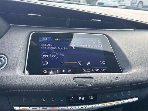 Used 2021 Cadillac XT4 Sport w/ Enhanced Visibility Package FWD image 19