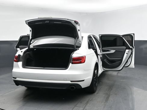 Used 2017 Audi A4 2.0T Premium image 31