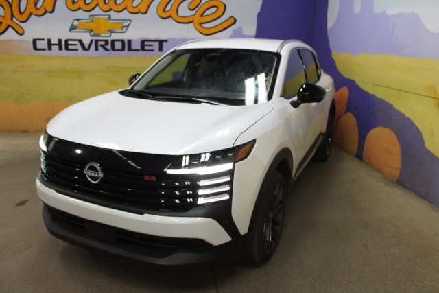 Used 2026 Nissan Kicks SR FWD image 4