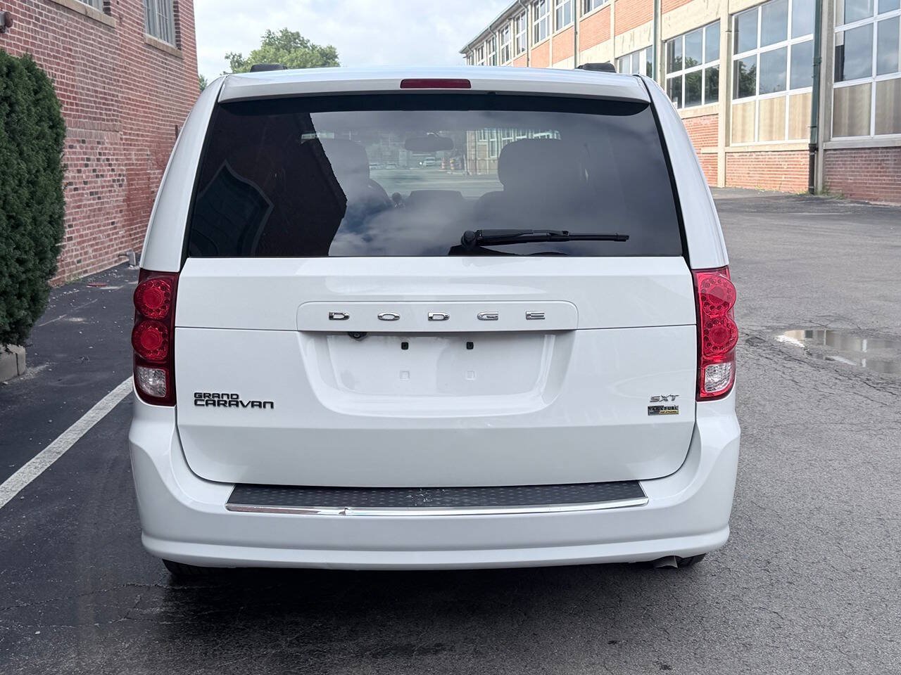 Used 2017 Dodge Grand Caravan SXT FWD image 6