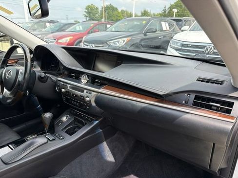 Used 2014 Lexus ES 350 w/ Luxury Package FWD image 24