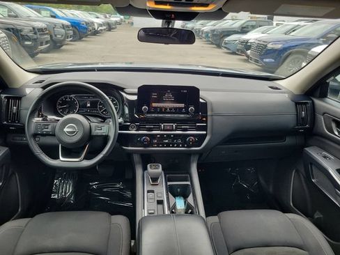 Used 2023 Nissan Pathfinder SV w/ SV Premium Package FWD image 11