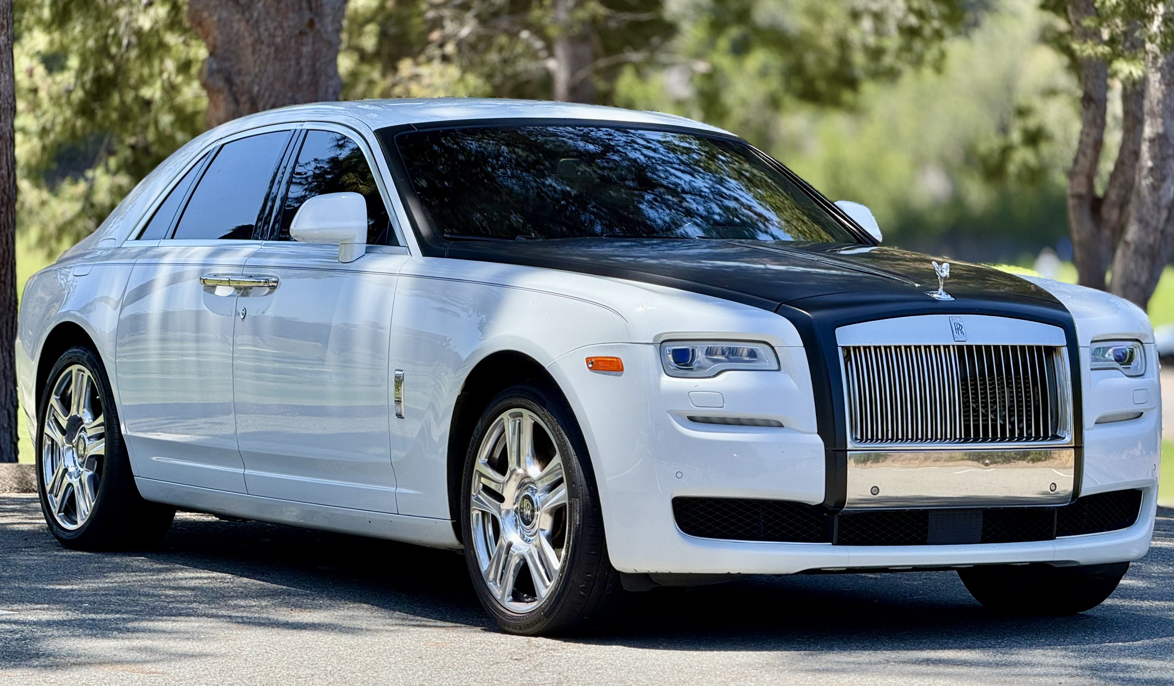 Used 2016 Rolls-Royce Ghost RWD image 2