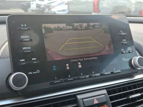 Used 2018 Honda Accord LX image 18