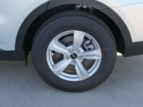 New 2026 Kia Sorento LX image 8