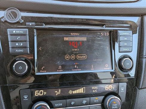 Used 2018 Nissan Rogue SV FWD image 12