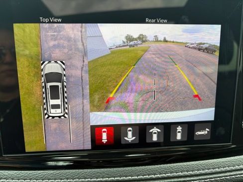 New 2027 Chrysler Pacifica Limited FWD image 4