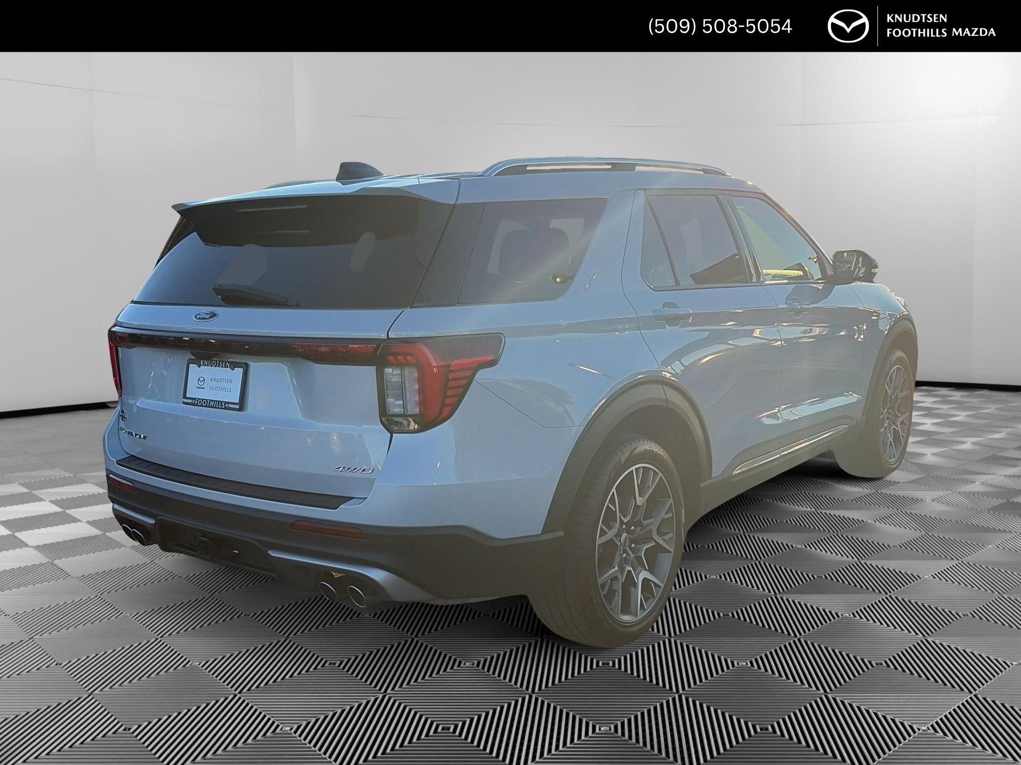 Used 2025 Ford Explorer Platinum w/ Ultimate Package AWD/4WD image 7