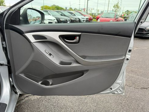 Used 2012 Hyundai Elantra Limited w/ Technology Pkg 5 image 27