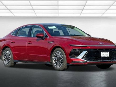 New 2025 Hyundai Sonata Limited image 1