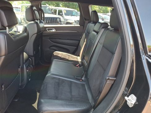 Used 2020 Jeep Grand Cherokee Altitude AWD/4WD image 10