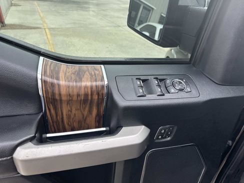 Used 2019 Ford F150 Lariat w/ Equipment Group 502A Luxury image 20