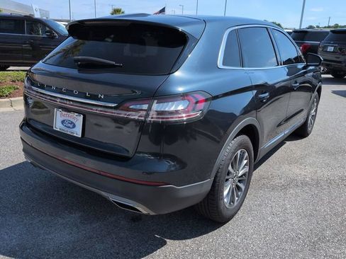 Used 2022 Lincoln Nautilus FWD w/ Premium Package image 4