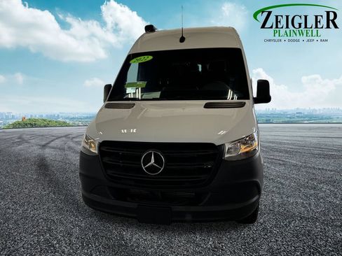Used 2022 Mercedes-Benz Sprinter 2500 image 9