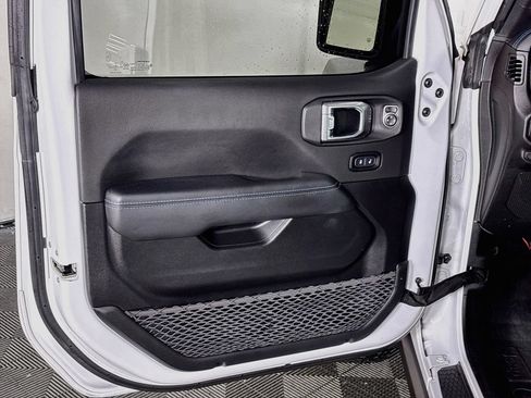 Used 2023 Jeep Wrangler Unlimited Rubicon 4xe w/ Cold Weather Group AWD/4WD image 10