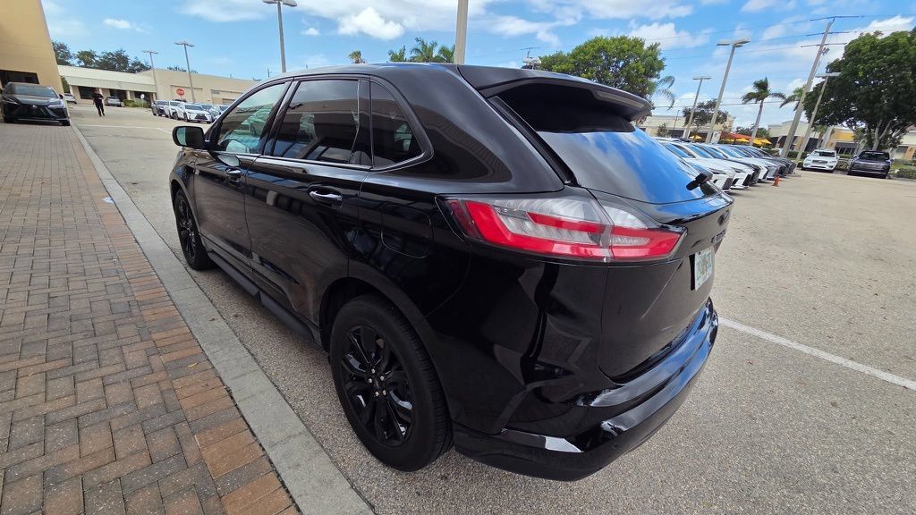 Used 2024 Ford Edge SE w/ Black Appearance Package AWD/4WD image 4