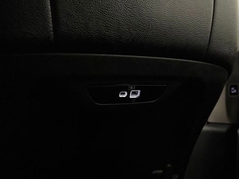 Used 2022 Chrysler Pacifica Touring-L image 24