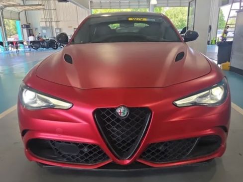 Used 2017 Alfa Romeo Giulia Quadrifoglio RWD image 19