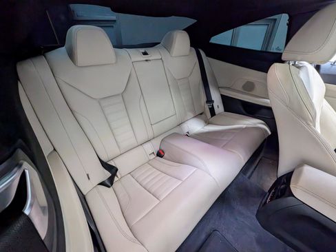 Used 2021 BMW 430i Coupe w/ M Sport Package image 19