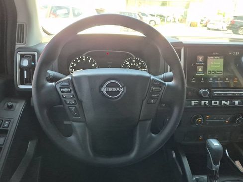 Certified 2025 Nissan Frontier SV RWD image 17