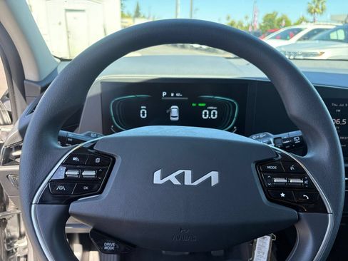 Used 2026 Kia Niro LX FWD image 25