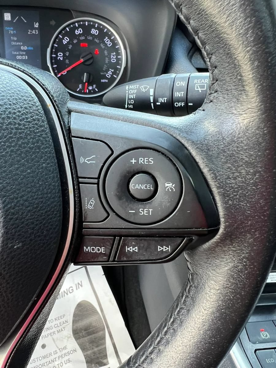 Used 2021 Toyota RAV4 XLE Premium FWD image 13
