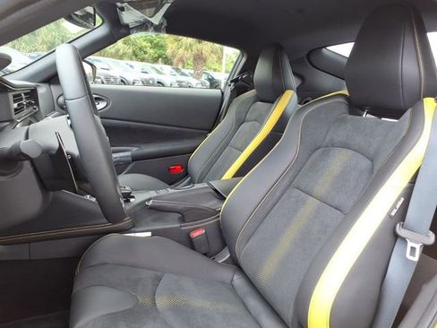 Used 2023 Nissan Z w/ Floor Mat Package (L93) RWD image 5