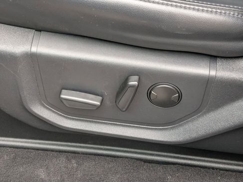 Used 2024 Ford Expedition Max XLT image 17