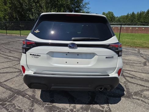 Certified 2025 Subaru Forester Touring AWD/4WD image 9