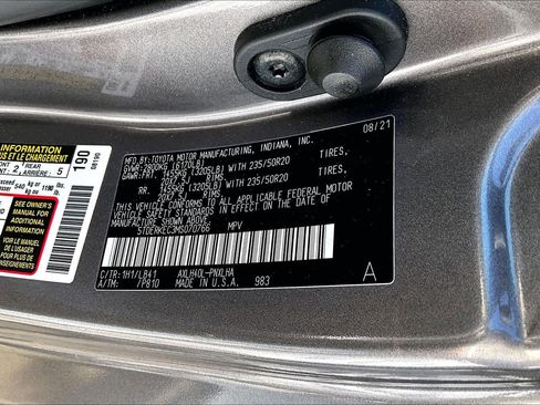 Certified 2021 Toyota Sienna Platinum image 70