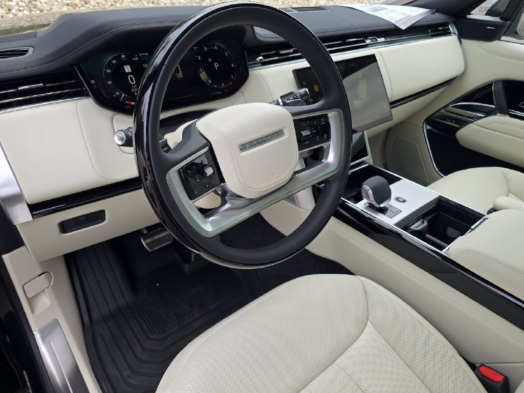 New 2026 Land Rover Range Rover Long Wheelbase SE AWD/4WD image 41