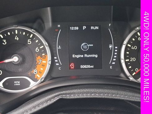 Used 2018 Jeep Renegade Latitude w/ Cold Weather Group AWD/4WD image 19