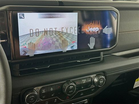 New 2026 Jeep Gladiator Mojave image 15