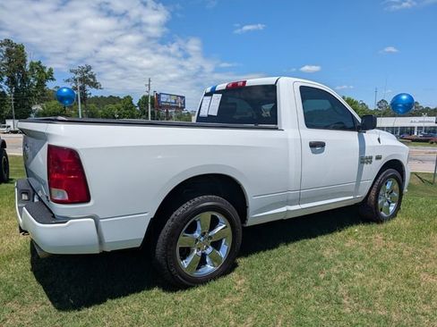 Used 2019 RAM 1500 Express RWD image 3