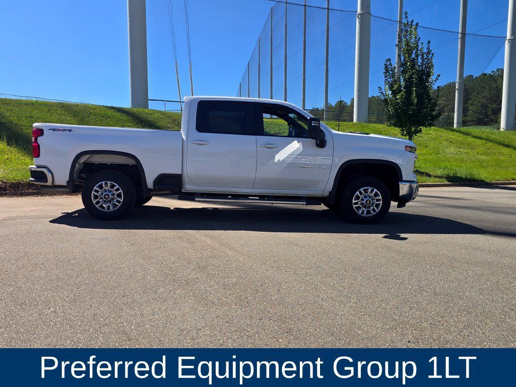 Used 2025 Chevrolet Silverado 2500 LT w/ Convenience Package AWD/4WD image 2