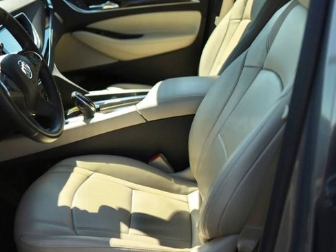 Used 2018 Buick Enclave Essence FWD image 16
