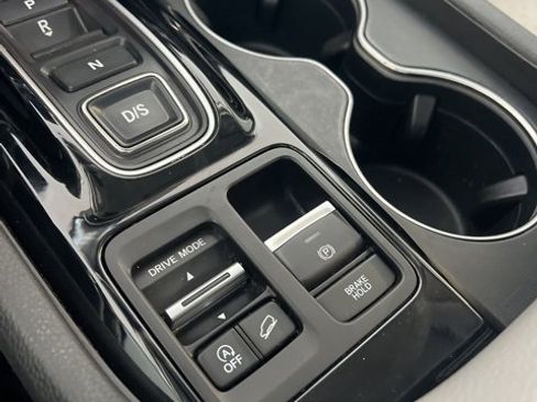 Used 2023 Honda Pilot Elite image 16