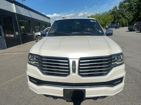 Used 2016 Lincoln Navigator Select AWD/4WD image 5