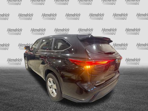Used 2023 Toyota Highlander L FWD image 43