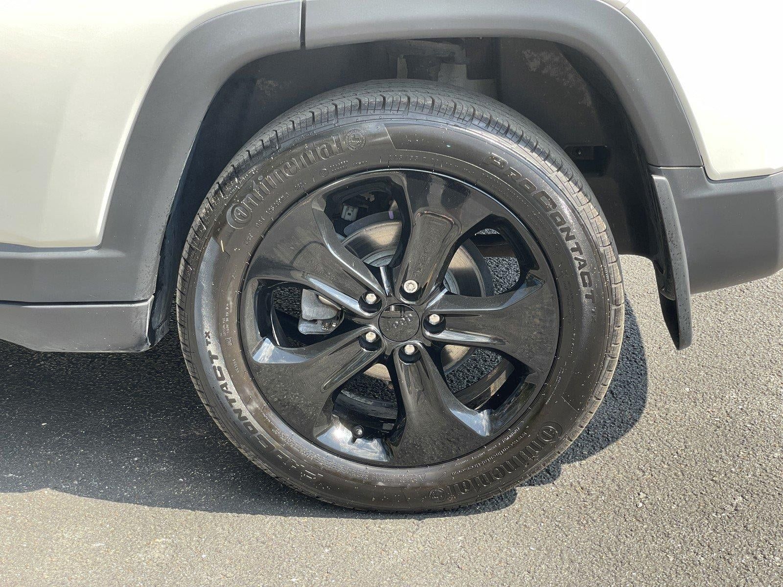 Used 2018 Jeep Compass Latitude w/ Popular Equipment Group AWD/4WD image 50