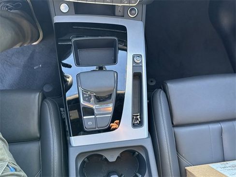 Certified 2025 Audi Q5 2.0T Premium w/ Convenience Plus Package image 21