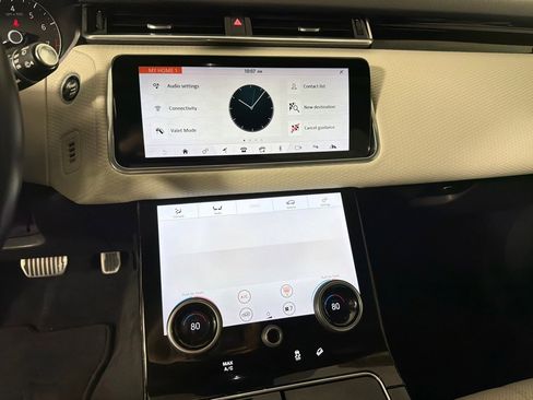 Used 2020 Land Rover Range Rover Velar R-Dynamic S image 16