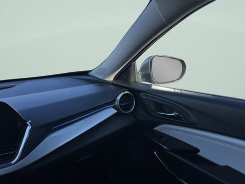 New 2026 Chevrolet Trax LT image 23