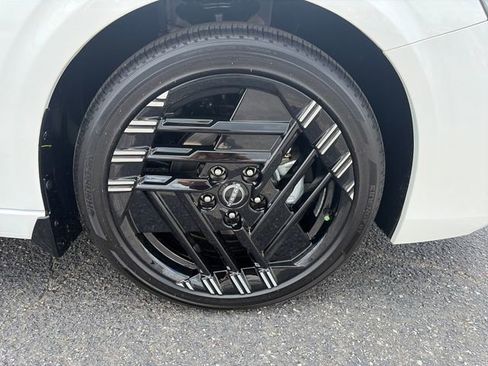 New 2026 Nissan Sentra SR w/ SR Premium Package FWD image 10
